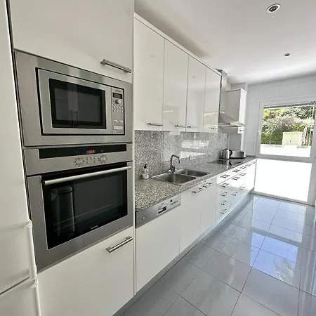 La Corniche,3bed With Pool Apartment